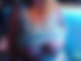 JennaDeluxe MILF webcam performer live streaming