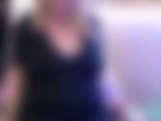 JennaDeluxe MILF webcam performer live streaming