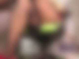 Gianella-Cox MILF webcam performer live streaming