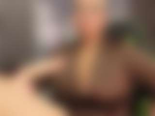 Gianella-Cox MILF webcam performer live streaming