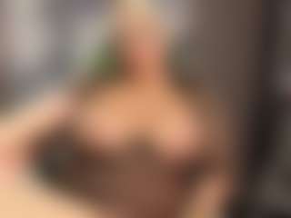 Gianella-Cox MILF webcam performer live streaming