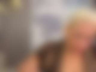 Live cam show with Gianella-Cox - Blonde Hair Middle Aged on nudelive.tv