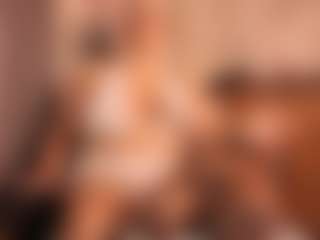 Live cam show with Gianella-Cox - Middle Aged on madthumbs