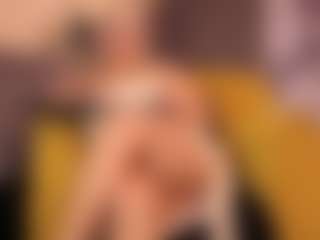 Live cam show with Gianella-Cox - Squirt on Dare Cams