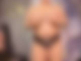 Live cam show with Gianella-Cox - Mature Toys on Camiplay Live
