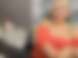 Live cam show with Gianella-Cox - Smoke on SinfulBabes