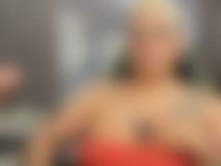 Live cam show with Gianella-Cox - Joi on Camsoda