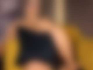 Live cam show with Gianella-Cox - Smoke on Camsoda
