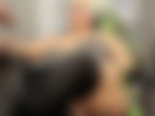 Live cam show with Gianella-Cox - Fingering MILF on Dare Cams