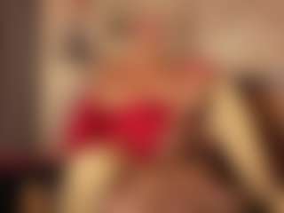 Live-Cam-Show mit Gianella-Cox - Blonde Hair Curvy auf Camsoda
