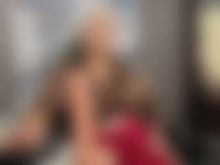 Live cam show with Gianella-Cox - Fingering MILF on Camsoda