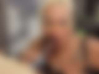 Live cam show with Gianella-Cox - Blonde Hair on nudelive.tv