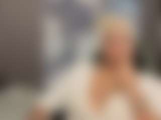Live cam show with Gianella-Cox - Blonde Hair on Camsoda Late Night