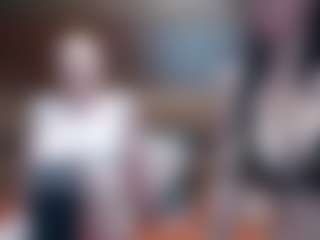 Live cam show with HollyWhites - Blowjob on studioflirtlive.com