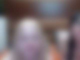 Live cam show with HollyWhites - Young Adult on infinitiblacc.com