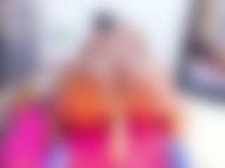 Live cam show with Laura Saenz - BBW on xDating