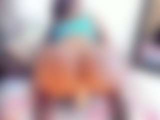 Laura Saenz's Live Sex Cam Show