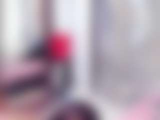 Laura Saenz's Live Sex Cam Show