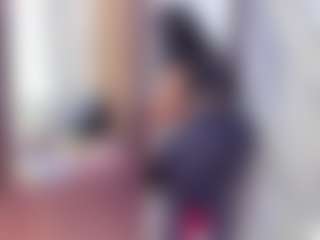Laura Saenz's Live Sex Cam Show