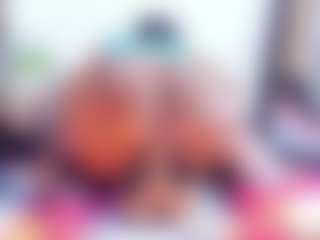 Laura Saenz's Live Sex Cam Show