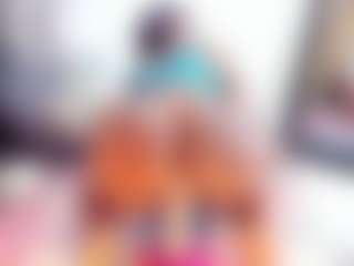 Laura Saenz's Live Sex Cam Show