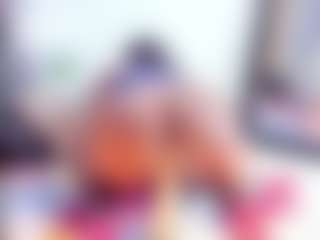 Laura Saenz's Live Sex Cam Show
