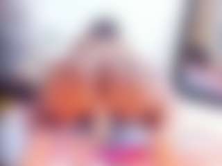 Laura Saenz's Live Sex Cam Show
