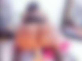 Laura Saenz's Live Sex Cam Show
