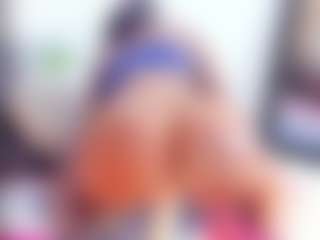 Laura Saenz's Live Sex Cam Show