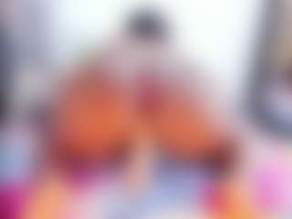 Laura Saenz's Live Sex Cam Show