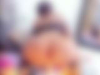 Laura Saenz's Live Sex Cam Show
