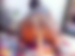 Laura Saenz's Live Sex Cam Show