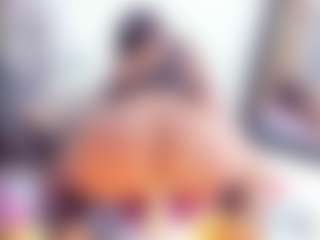 Laura Saenz's Live Sex Cam Show