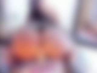 Laura Saenz's Live Sex Cam Show