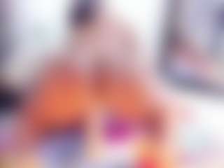 Laura Saenz's Live Sex Cam Show