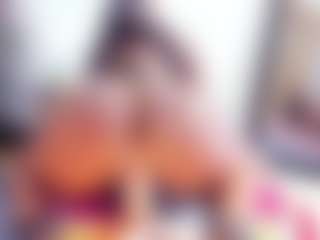 Laura Saenz's Live Sex Cam Show