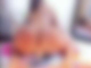 Live cam show with Laura Saenz - Ebony on hotwifechat.live | colombia