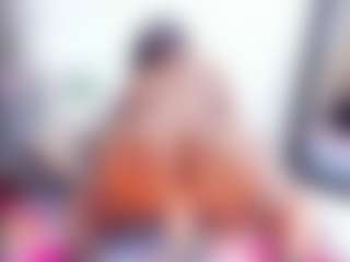 Live cam show with Laura Saenz - Shaved on SpankPalCams