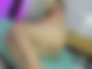 Live cam show with Dianamilf - Lovense on live18s.com