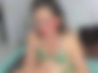 Live cam show with Dianamilf - Camel Toe on CamClone