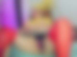 Live cam show with Dianamilf - Curvy Middle Aged on CamClone