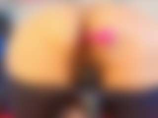 Live cam show with Moxa - Mature on Camsoda