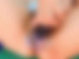 Live cam show with Moxa - Hairy Pussy on Dare Cams