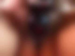Live cam show with Moxa - Living Room on AdultVida.com