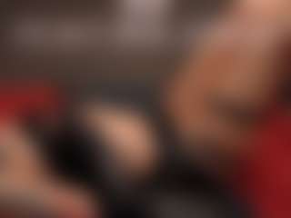 Live cam show with Nellene - Muscle on Streamer API