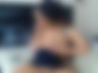 QueenNicky1's Live Sex Cam Show