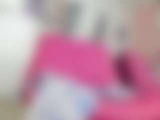 Live cam show with ANTONELLAKLING - Young Adult on Mixed Magazine Live