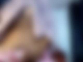 Live cam show with samyspresleyts - Smoking on madthumbs