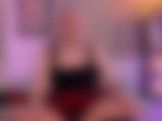 Live cam show with sky-taylorr - Flat Chested on CamwithHer
