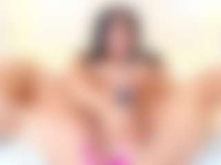 Antonella MILF webcam performer live streaming